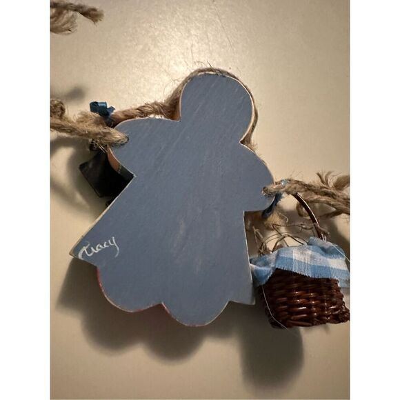 Wizard of Oz Painted Wooden Decor On String Garland Wendy Toto Lion Tin Man - Picture 9 of 9